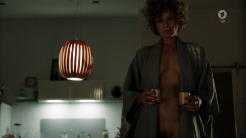 Anna Schafer - Full Frontal in Scene of the Crime e1022 (2017)