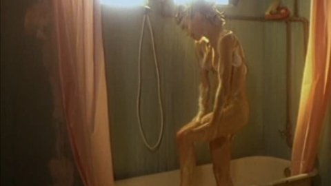 Lidia Brondi - Full Frontal in The Asphalt Kiss (1981)