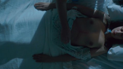 Jenna Harrison, Karishma Ahluwalia - Full Frontal in Chimera Strain (2018)